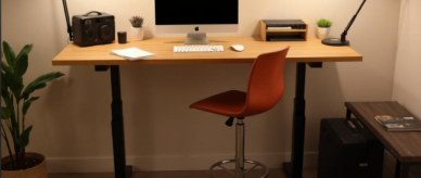 Steelcase uzlabo darba vietas ergonomiku ar inovatīviem galda risinājumiem ar regulējamu augstumu
